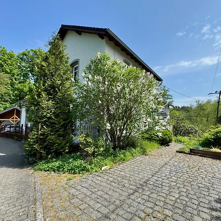 Alte Dorfschule Westerwald * Puderbach (Neuwied)